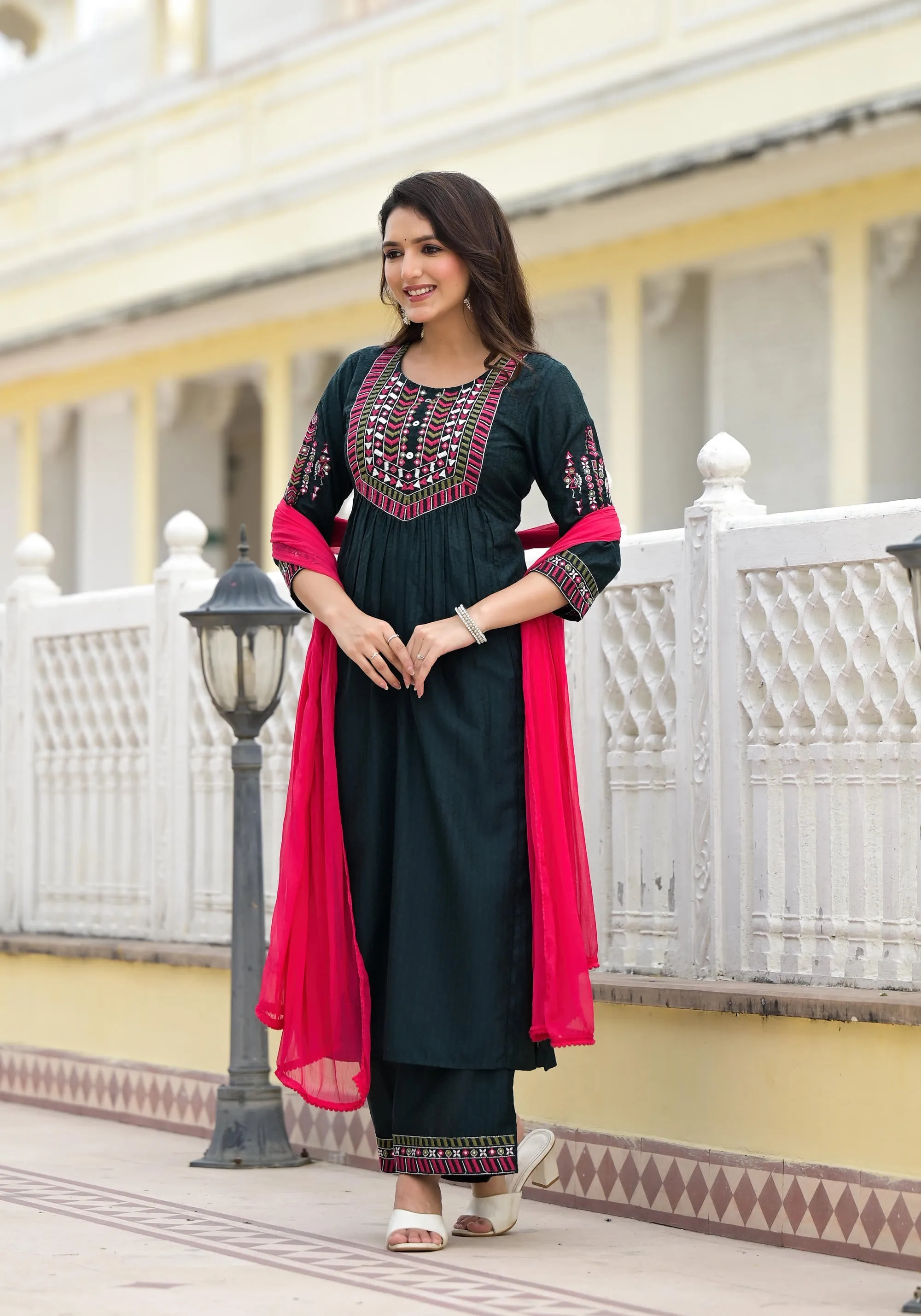 Green Solid Nylon Kurta Pant With Dupatta Set With Thread & Mirror Work